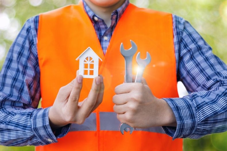 Benefits of Hiring a Handyman for Home Repairs