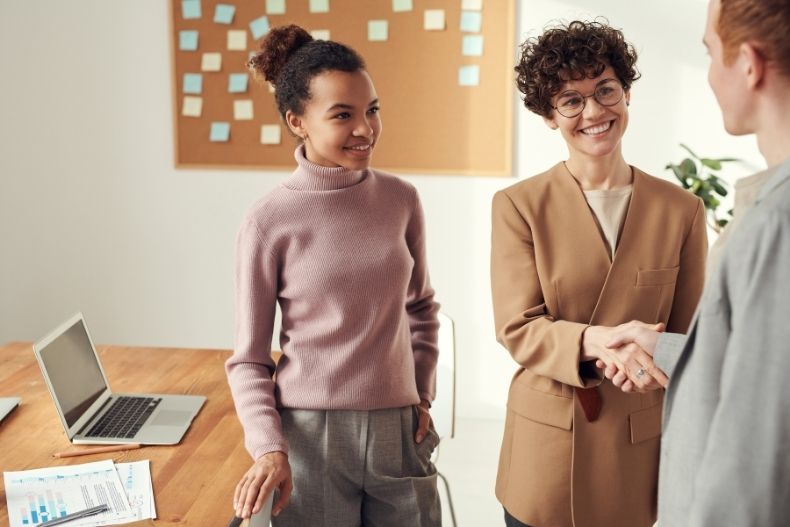 nervous about meeting online friend