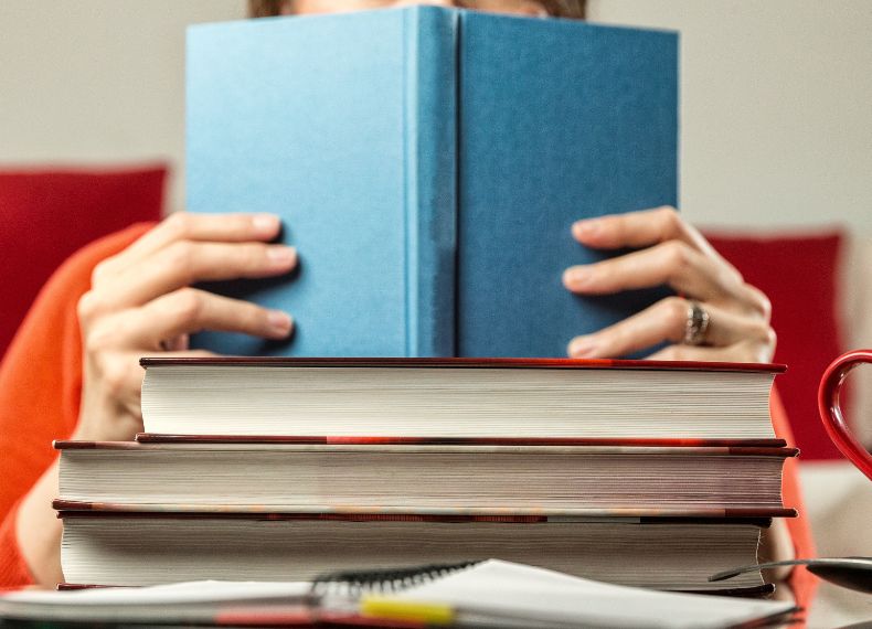 5 Best Books for Startups and Business Starters