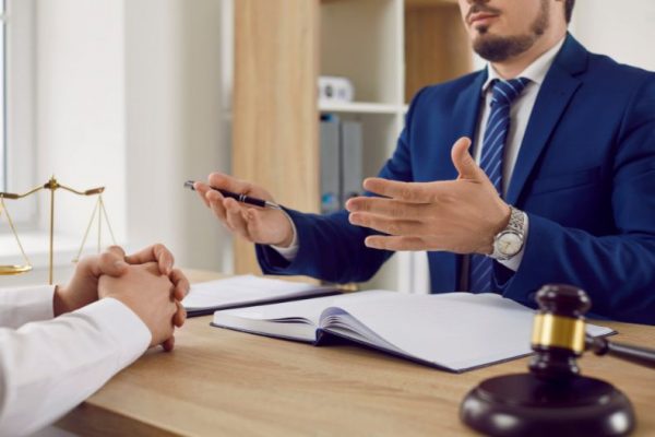 How to Handle Difficult Legal Situations Like a Pro