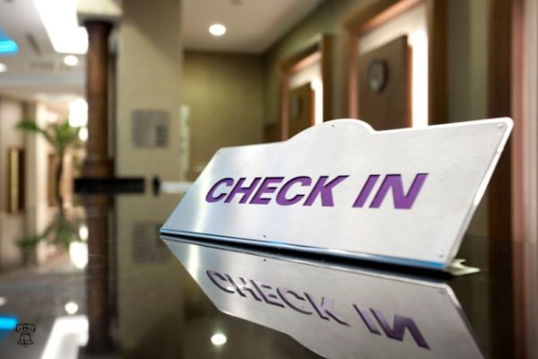 Front Desk ROI: How Modern Check-Ins Cut Costs