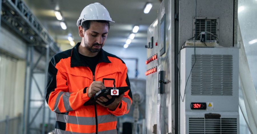 5 High-Risk Lone Working Environments & Safety Measures Employers Should Take